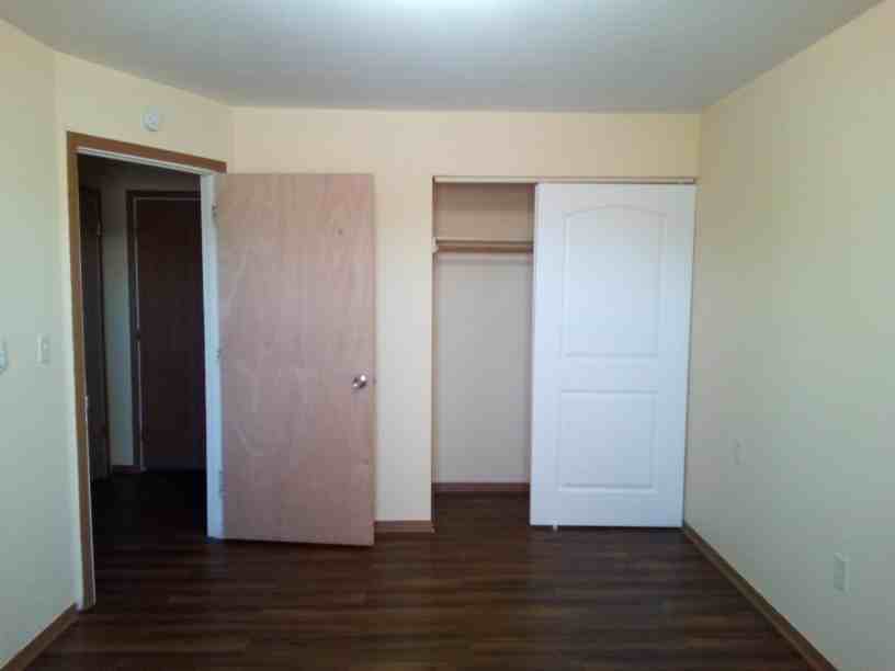 New Eastlawn Apartments - Photo 6 of 18