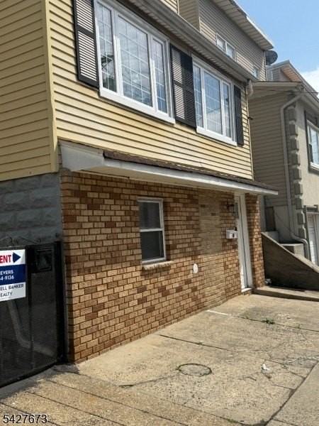 721 Mcgillvray Pl - Photo 2 of 12