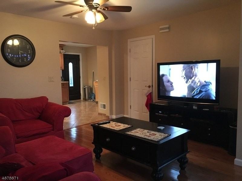 503 Downer St - Photo 3 of 9