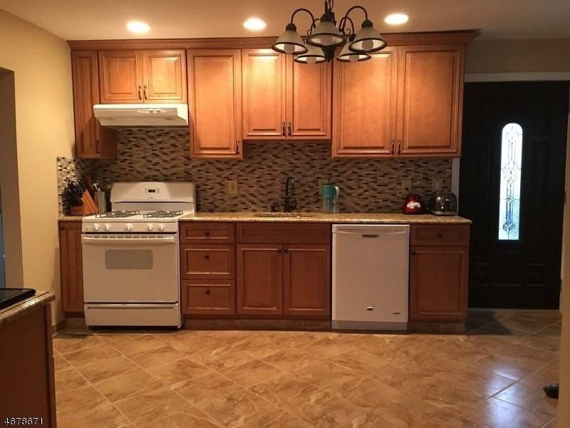 503 Downer St - Photo 4 of 9