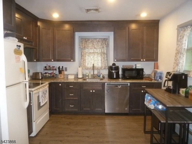 72 Kennedy Rd - Photo 3 of 23