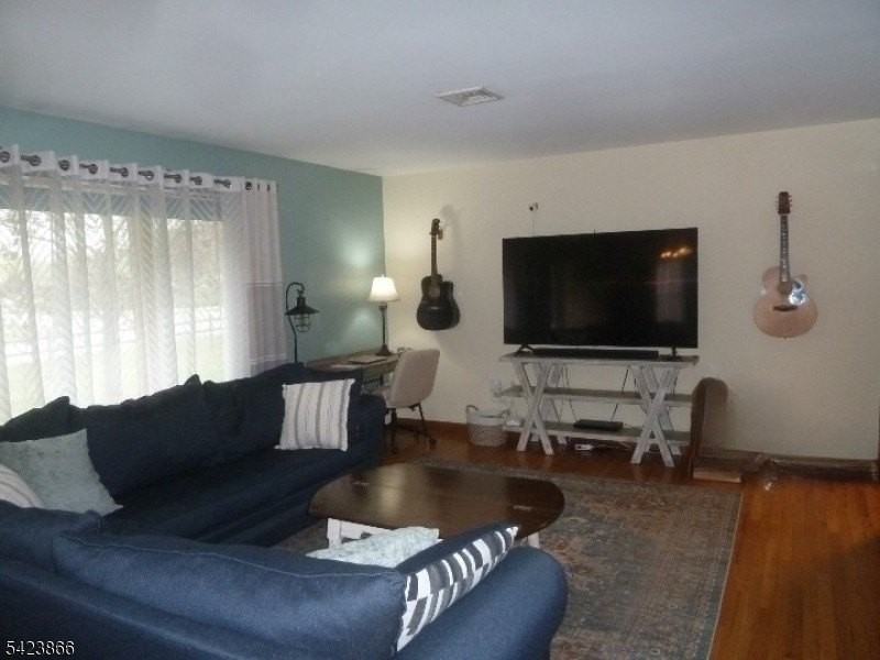 72 Kennedy Rd - Photo 4 of 23