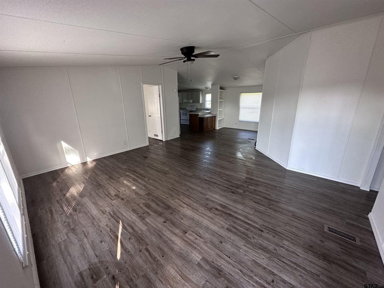 12847 Fm 2710 - Photo 2 of 9