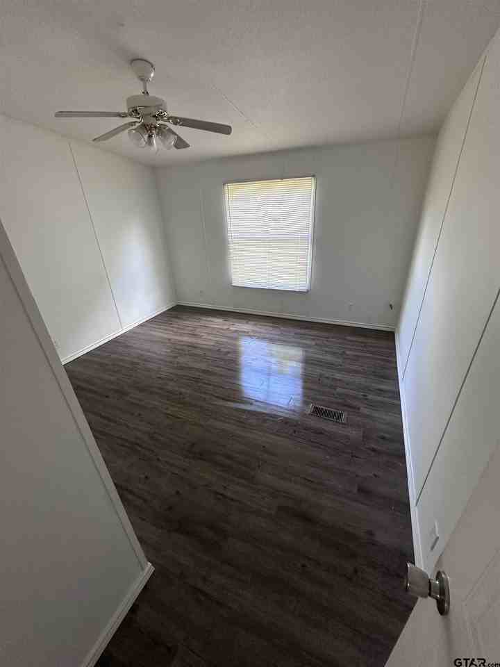 12847 Fm 2710 - Photo 6 of 9