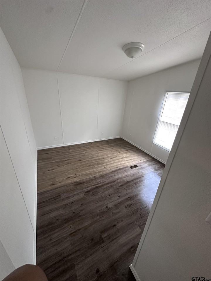 12847 Fm 2710 - Photo 7 of 9