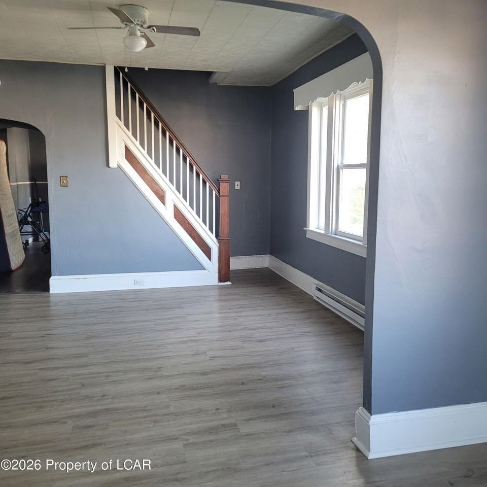 463 2nd St - Photo 4 of 16