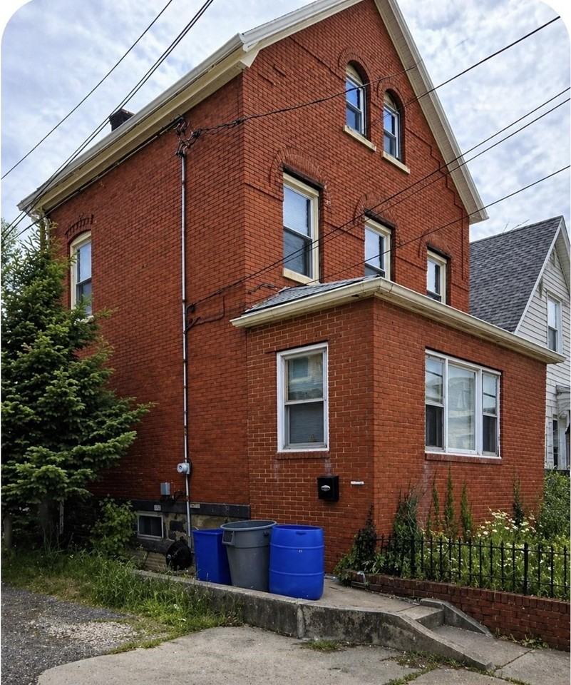 146 W 27th St #1 - Photo 7 of 7