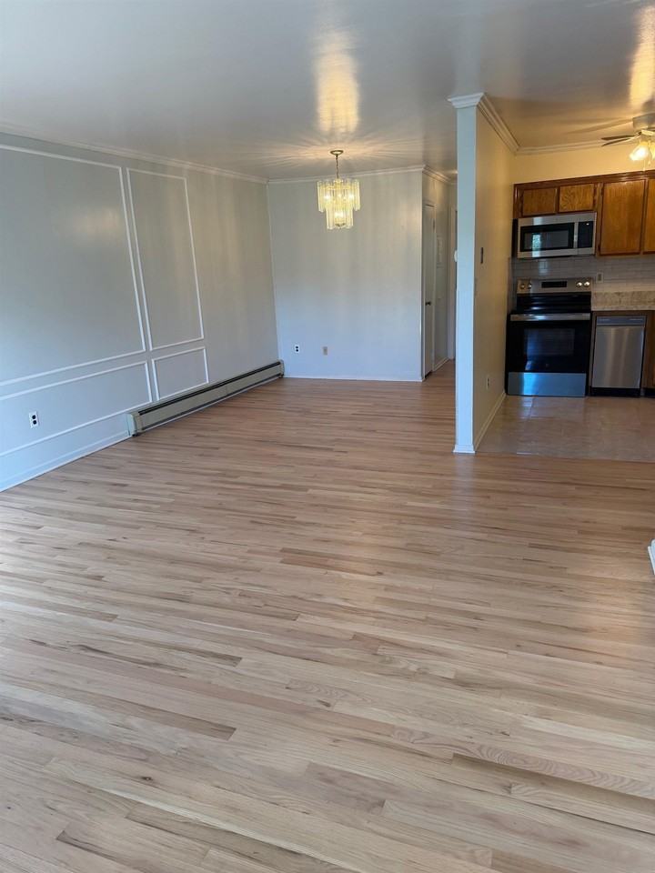 729 10th St #3D - Photo 2 of 7