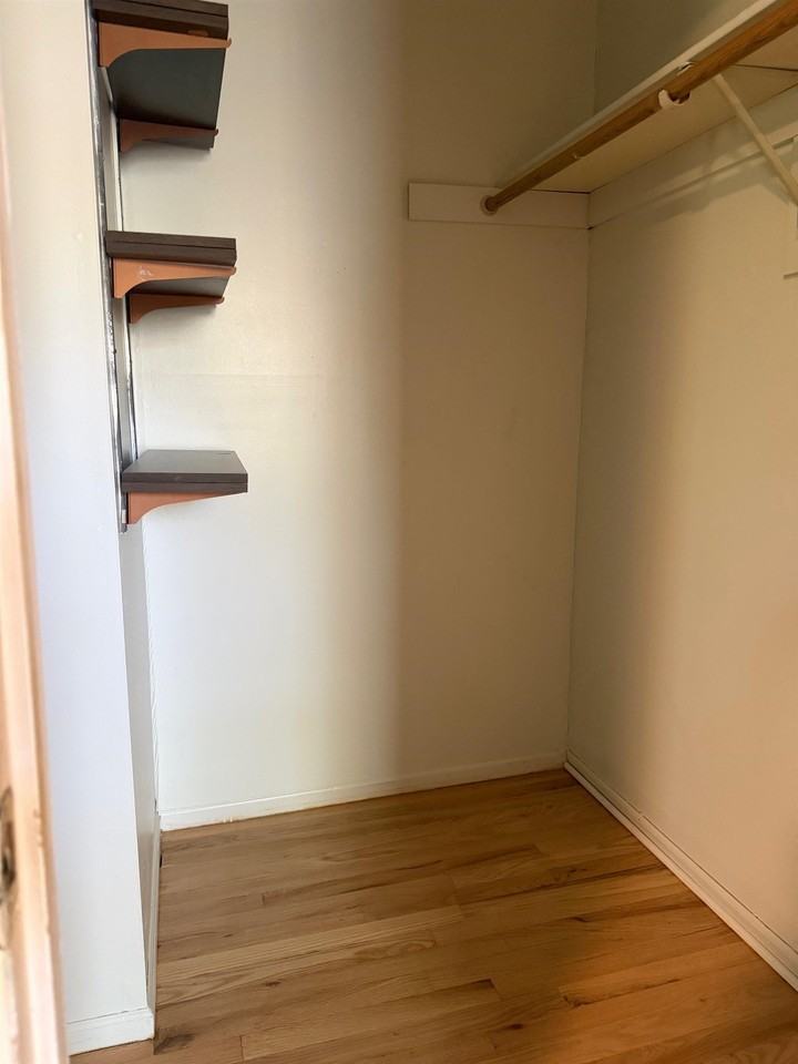 729 10th St #3D - Photo 6 of 7