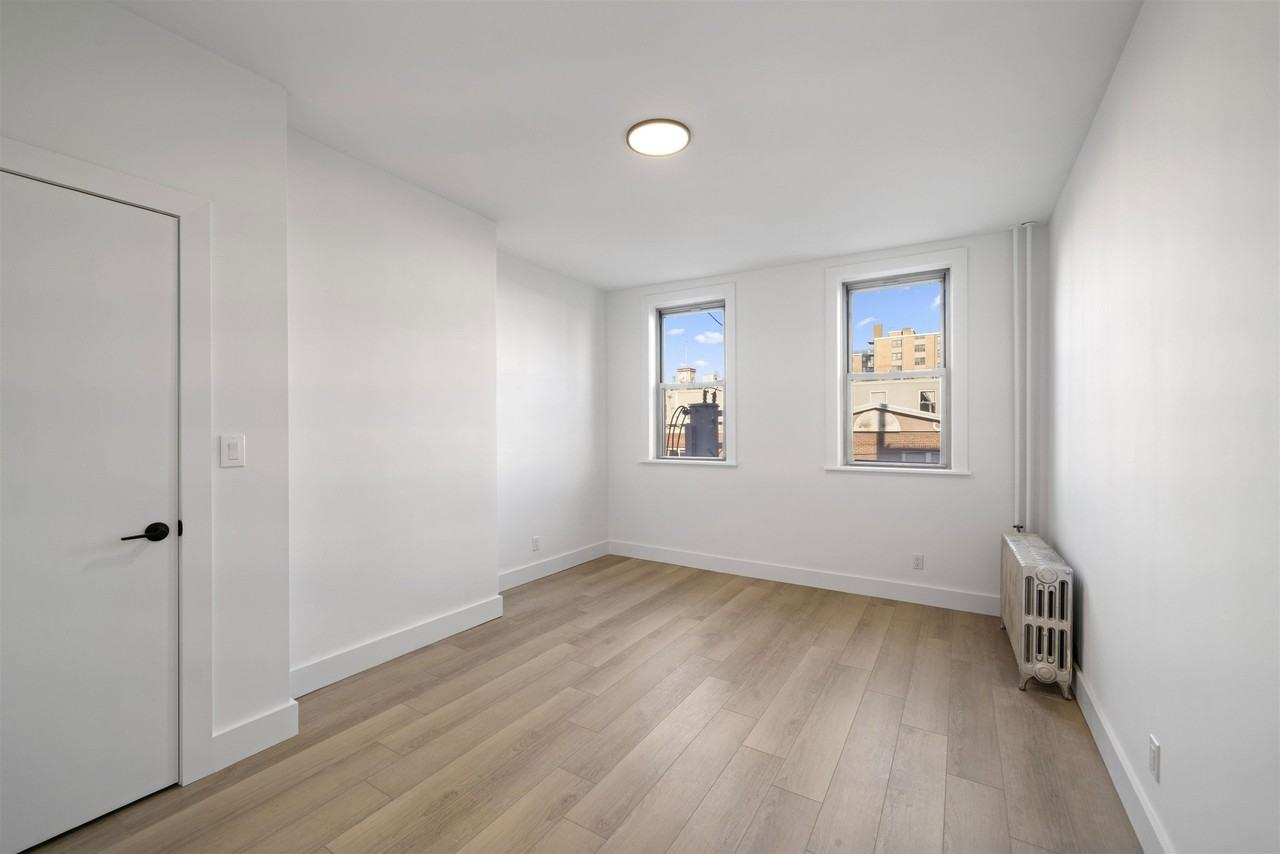 216 Madison St #4 - Photo 6 of 13