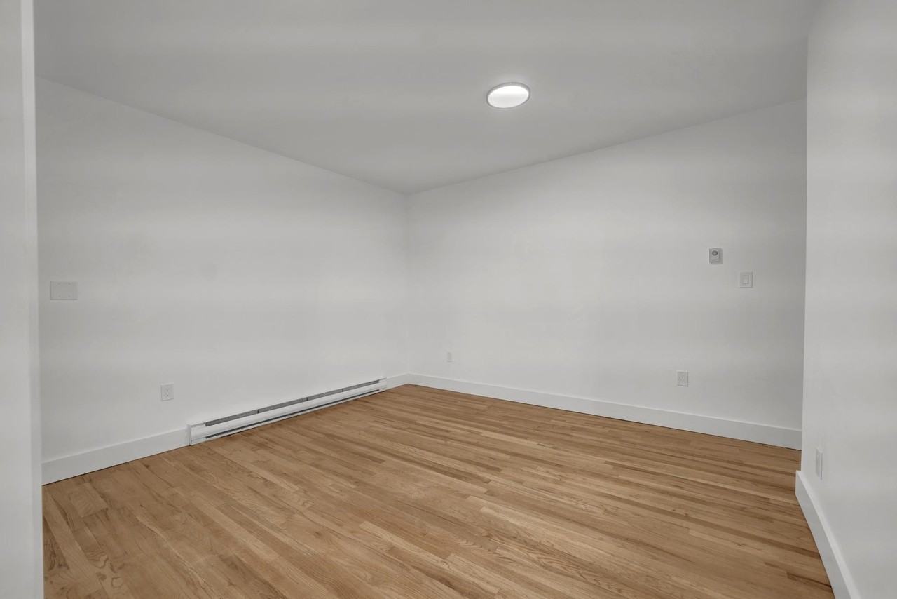 163 3rd St #14 - Photo 2 of 16