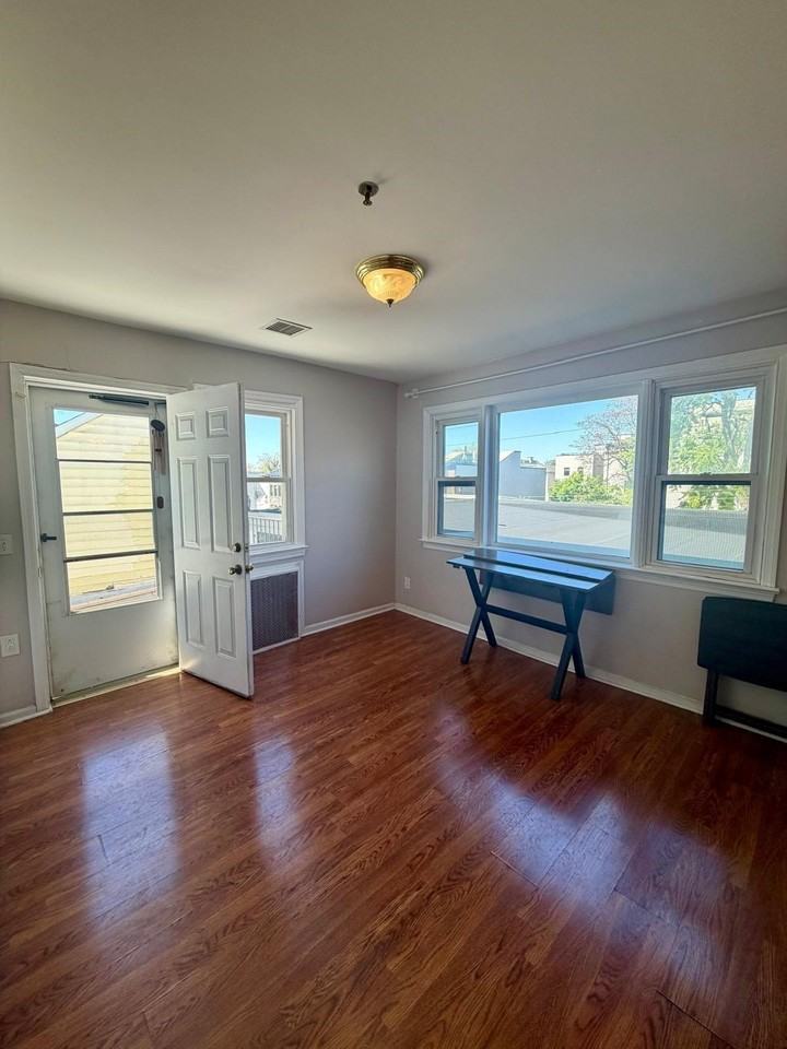 73 Congress St #2 - Photo 3 of 14