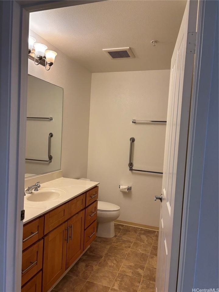91-1023 Kamaaha Ave #805 - Photo 5 of 9