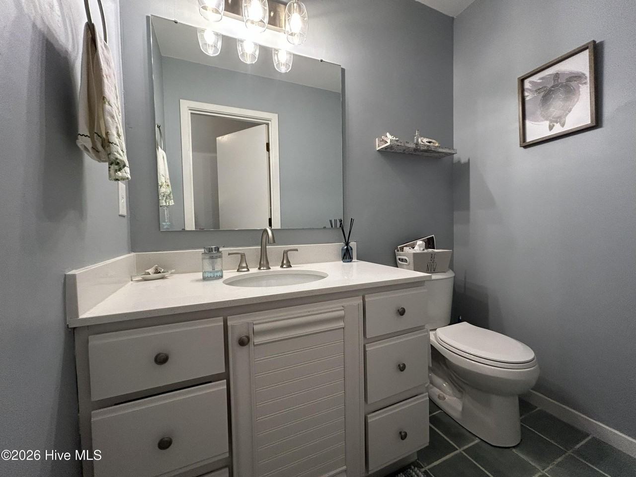 1213 Bayside Cir W - Photo 7 of 33