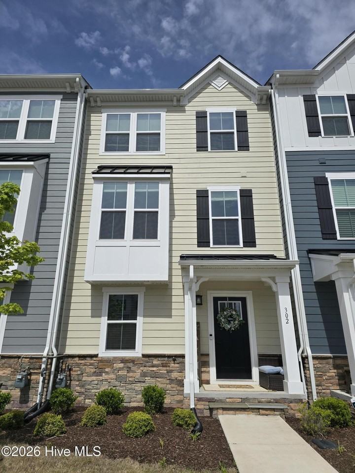 302 Fost Blvd