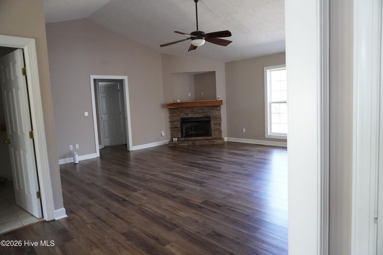 170 Russett Ct - Photo 6 of 36