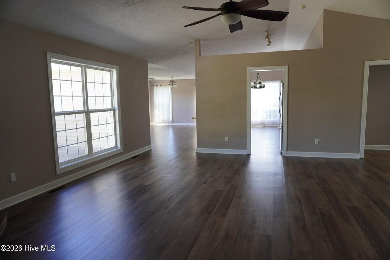 170 Russett Ct - Photo 7 of 36