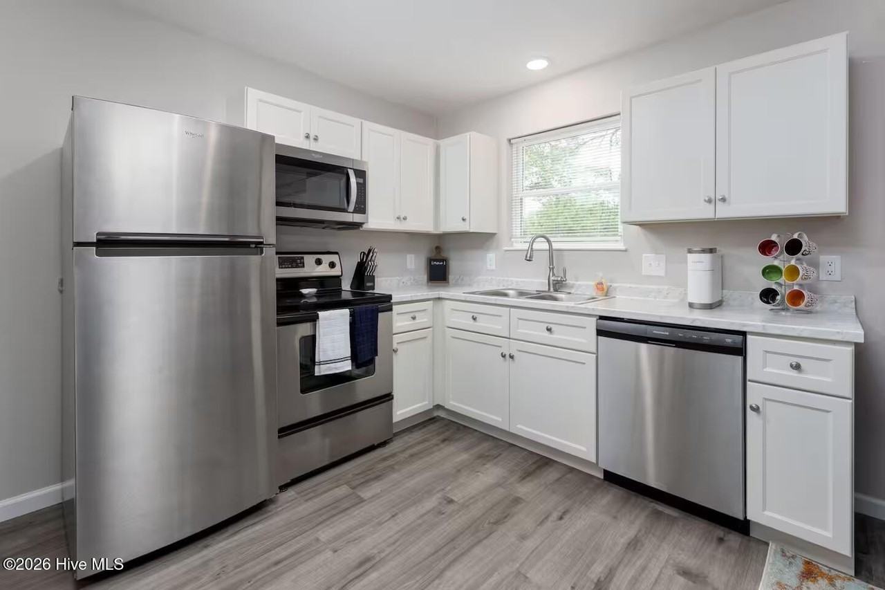 232 Jordan Ln #A - Photo 7 of 17