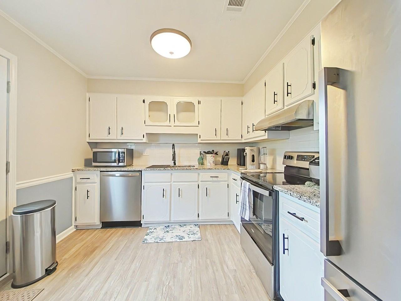 3501 Snowden Dr - Photo 2 of 22