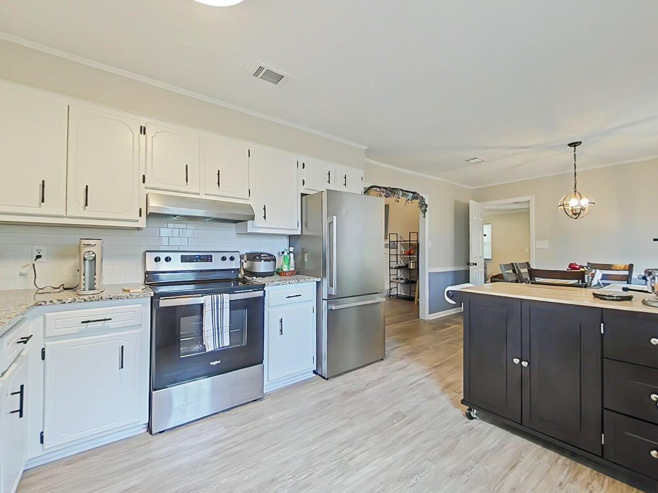 3501 Snowden Dr - Photo 3 of 22