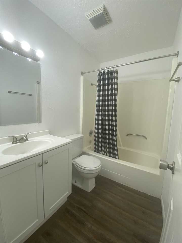 3 27th St - Photo 4 of 8
