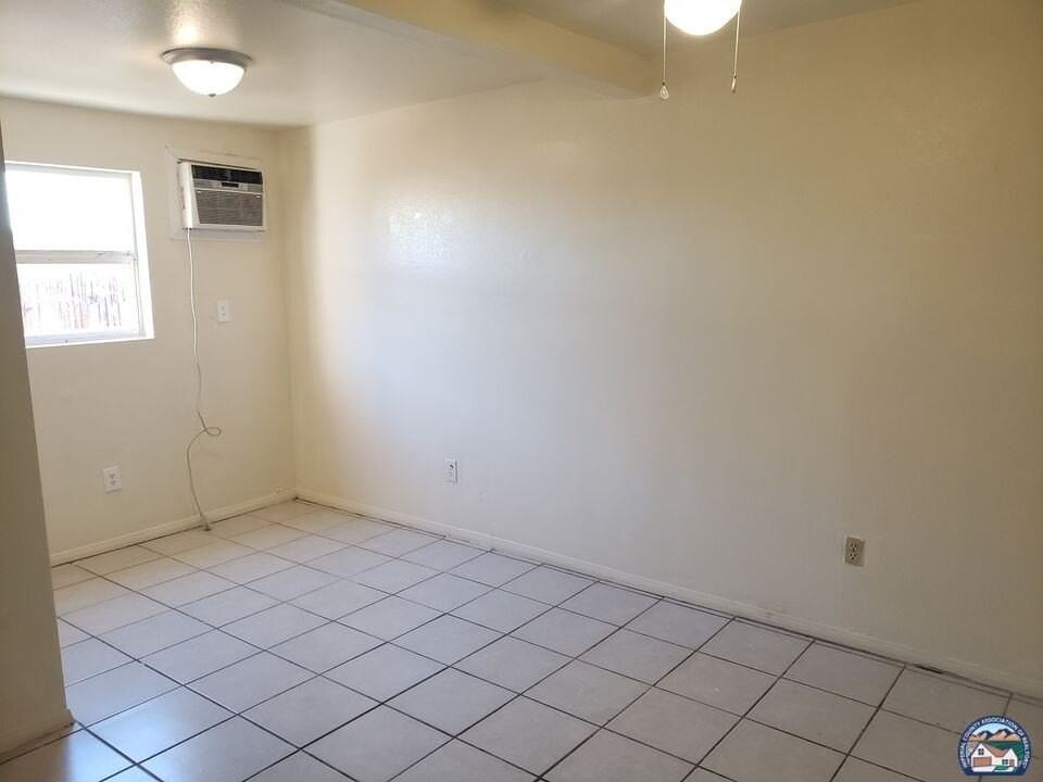 271 W 3rd St #3 - Photo 3 of 6