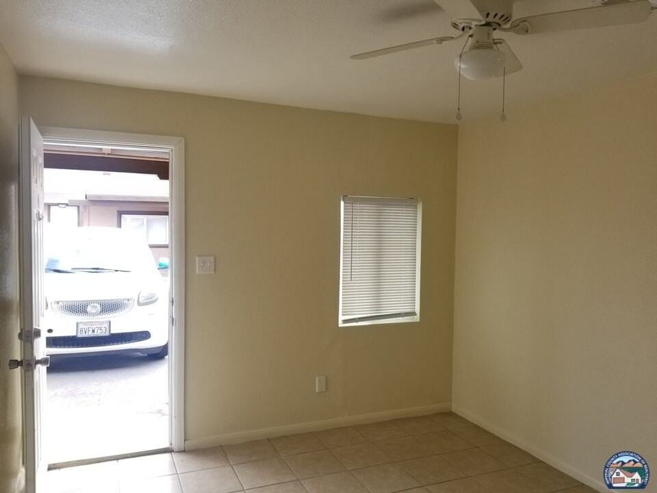 702 Adams Ave #9 - Photo 3 of 9