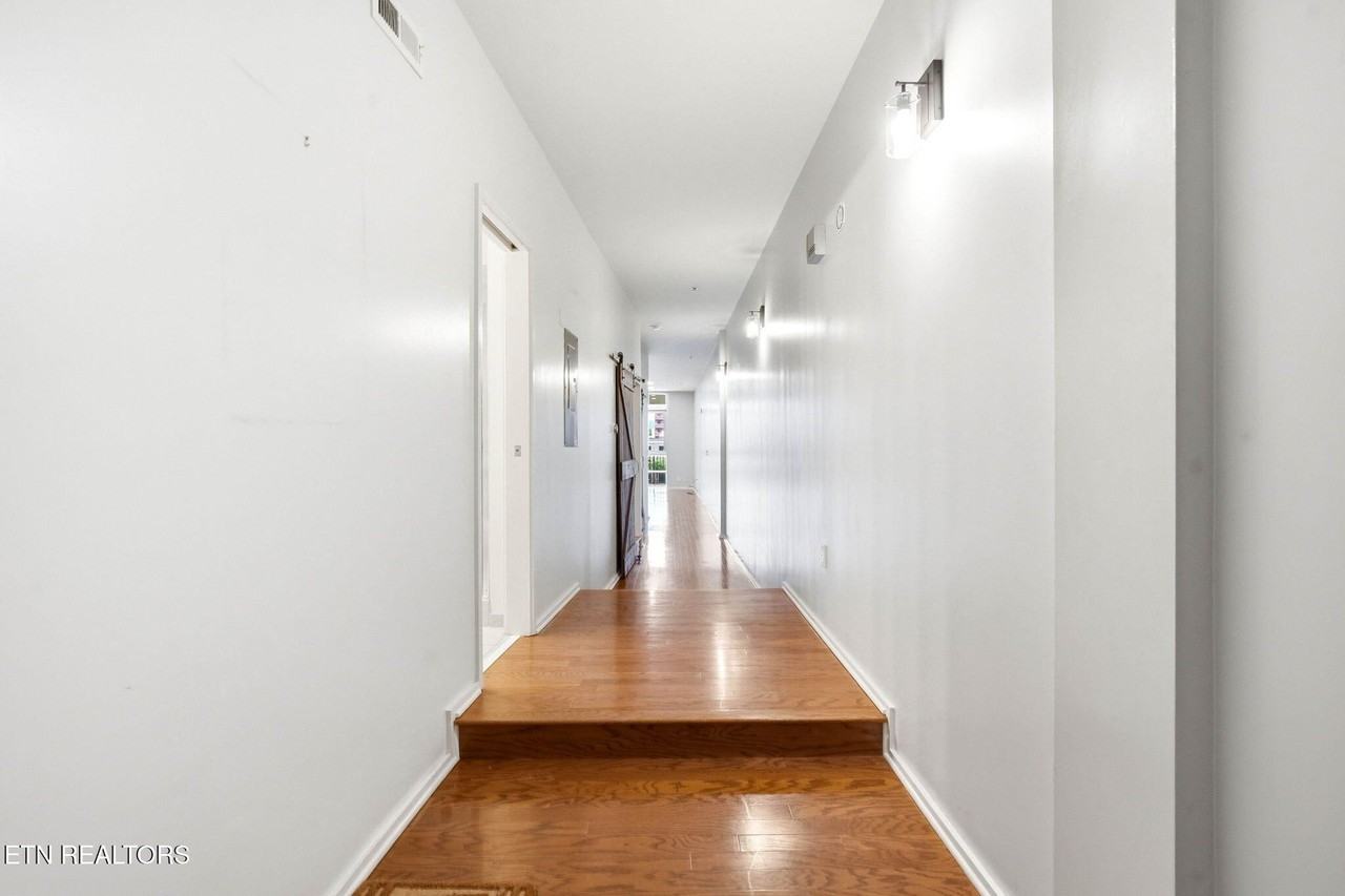 440 Walnut St #303 - Photo 5 of 35