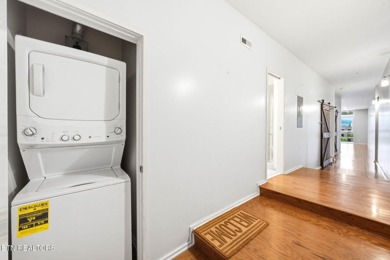 440 Walnut St #303 - Photo 7 of 35