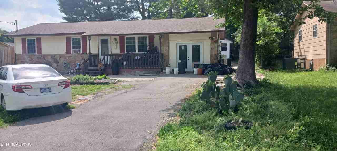 1029 Morrow Rd - Photo 5 of 8