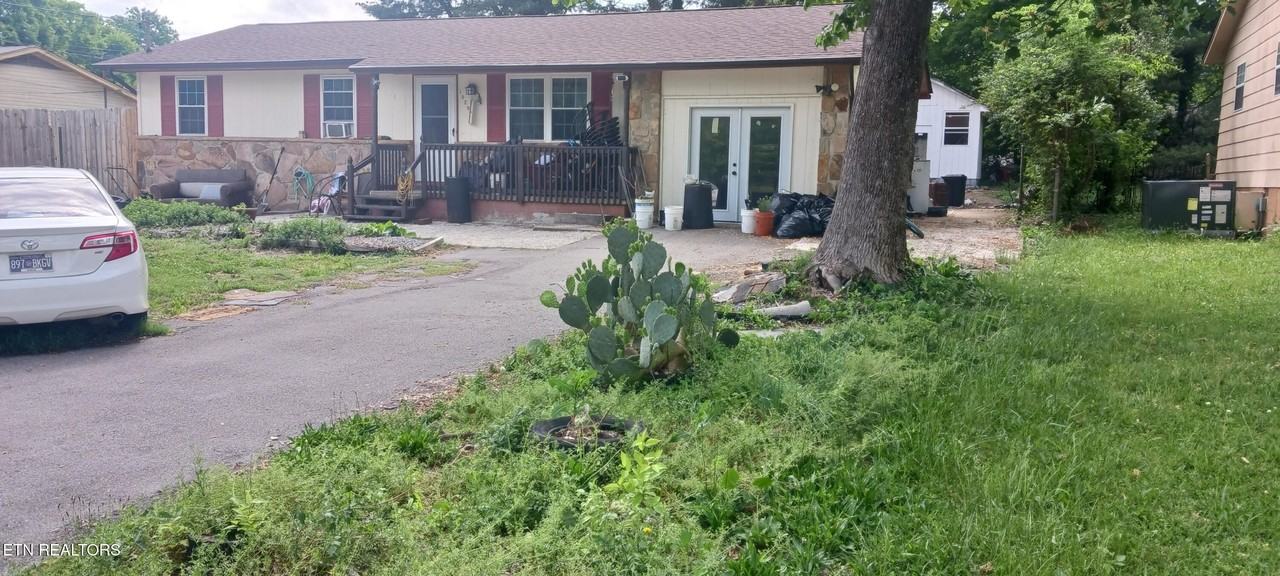 1029 Morrow Rd - Photo 6 of 8