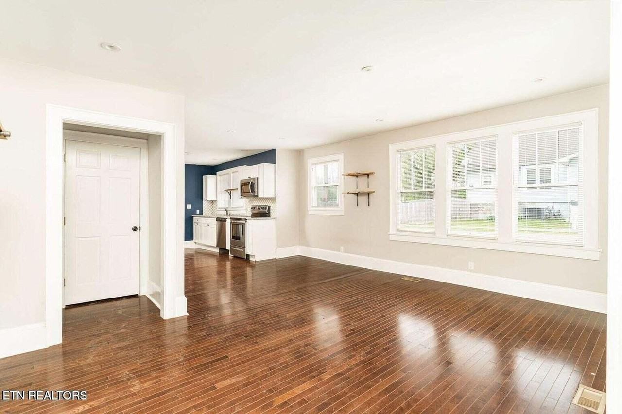 2443 Jefferson Ave - Photo 4 of 14