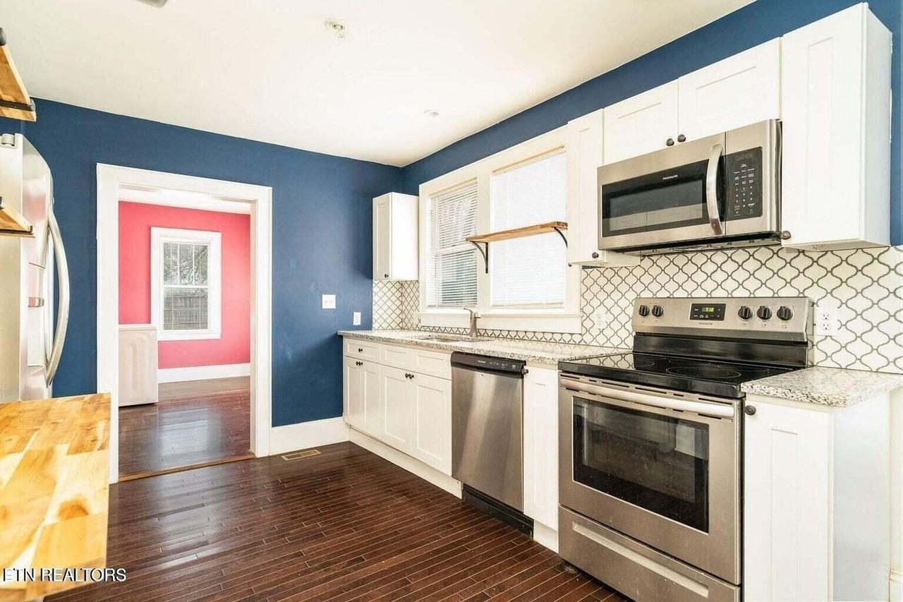 2443 Jefferson Ave - Photo 5 of 14