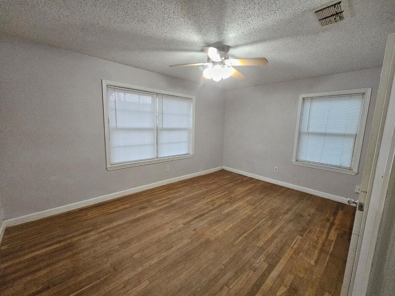 2011 35th St - Photo 6 of 8