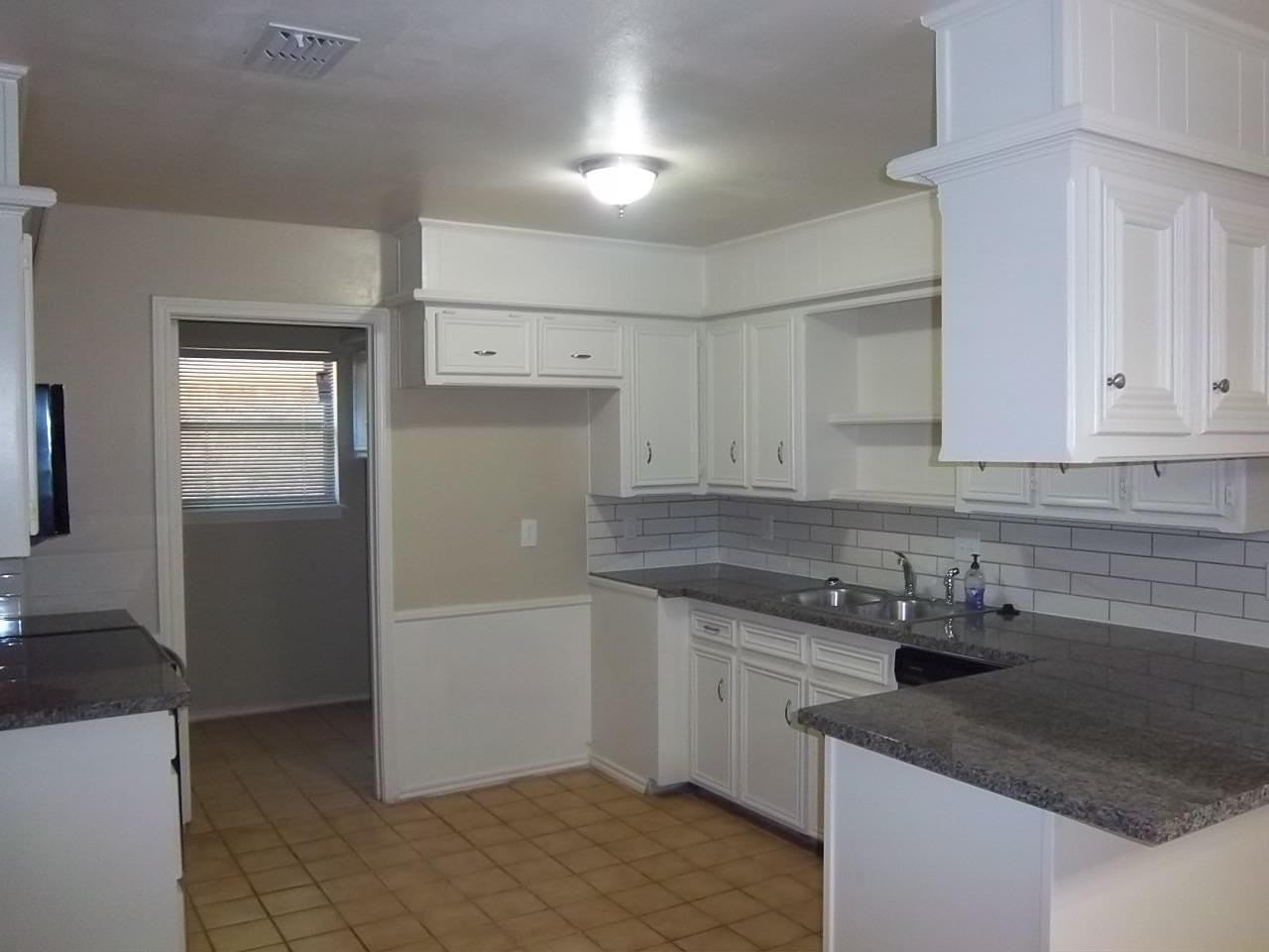 4819 73rd St - Photo 2 of 24