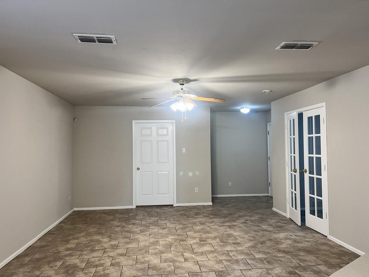 3415 49th St #B - Photo 3 of 17