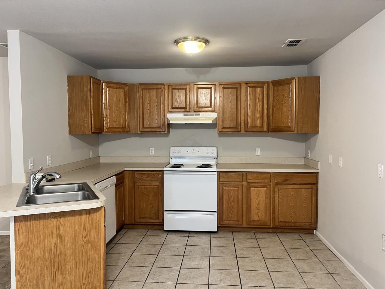 3415 49th St #B - Photo 4 of 17