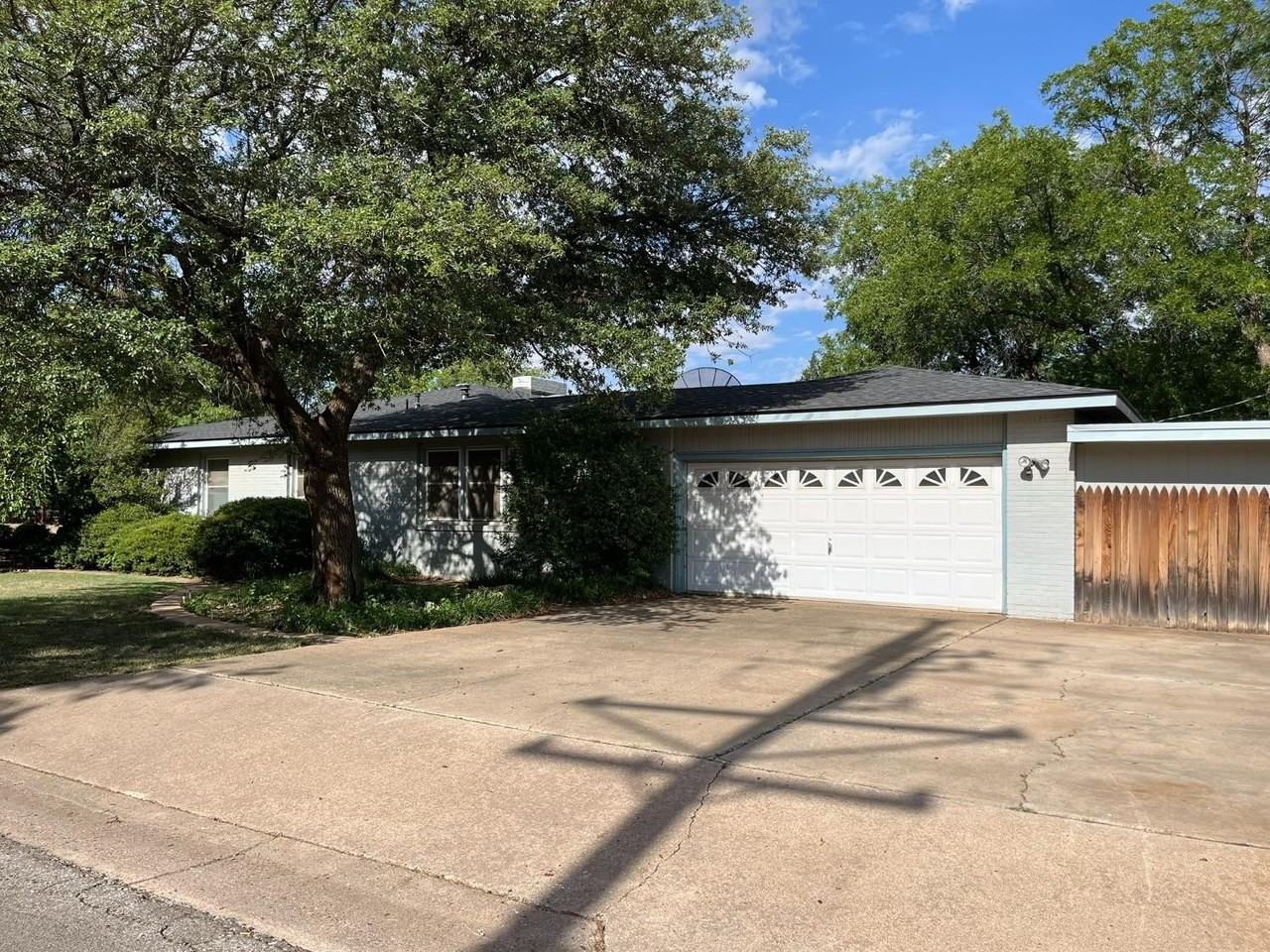 3602 41st St - Photo 4 of 23