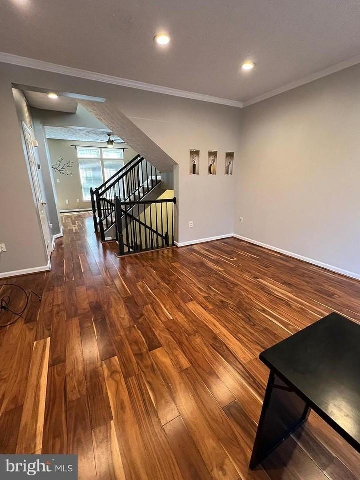 8334 Lyndhurst St - Photo 2 of 16