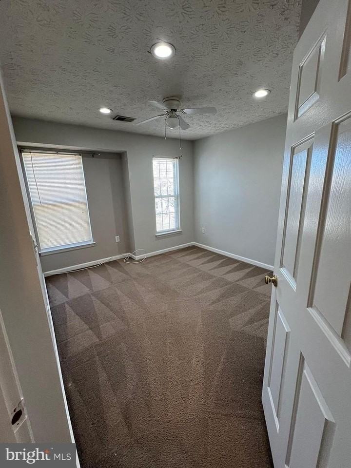8334 Lyndhurst St - Photo 7 of 16