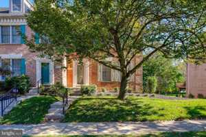 featured image of 11813 Sherbourne Dr