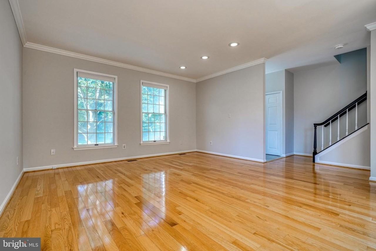 11813 Sherbourne Dr - Photo 6 of 41