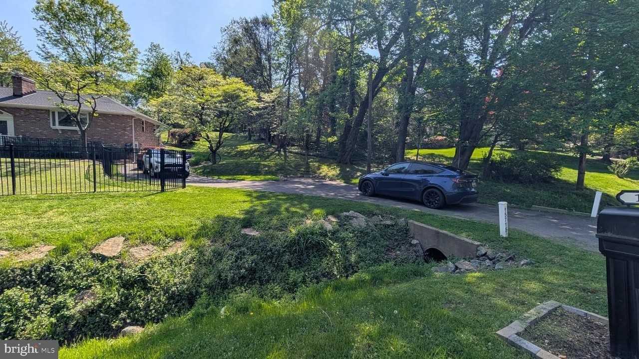 15715 Tierra Dr - Photo 5 of 40