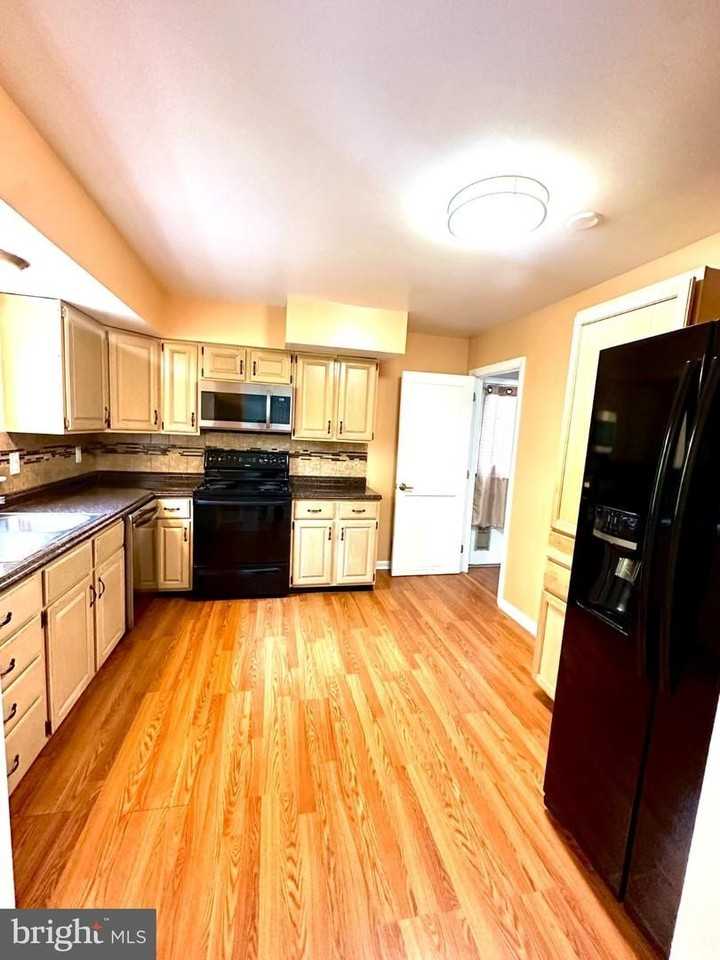 3535 Duke St - Photo 6 of 15