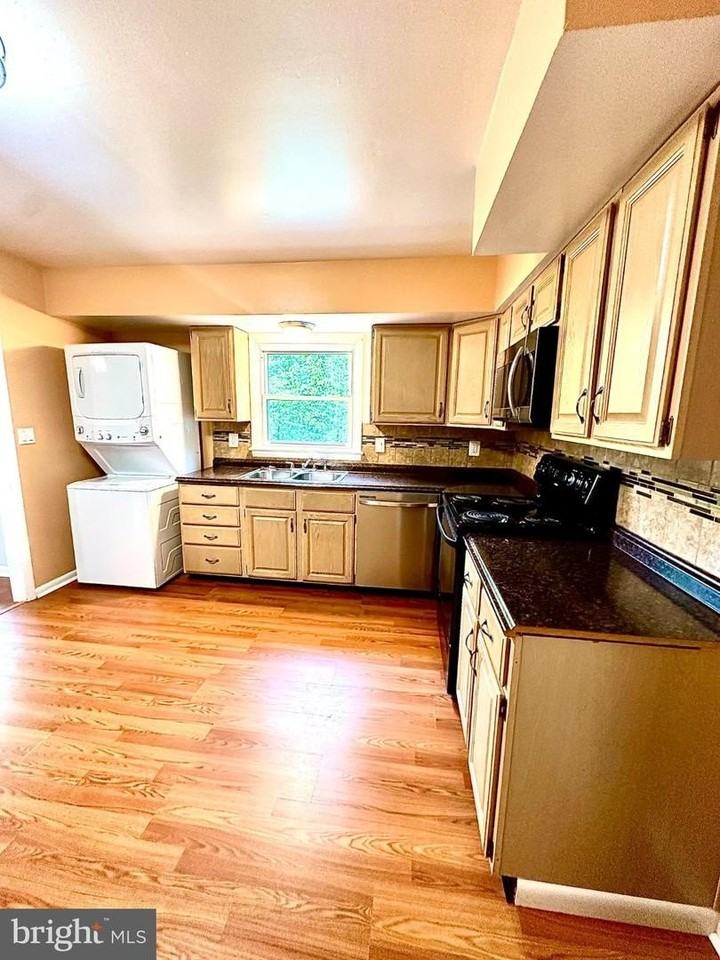 3535 Duke St - Photo 7 of 15