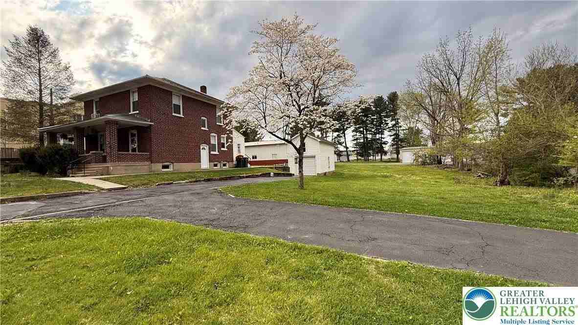3241 Freemansburg Ave - Photo 4 of 16