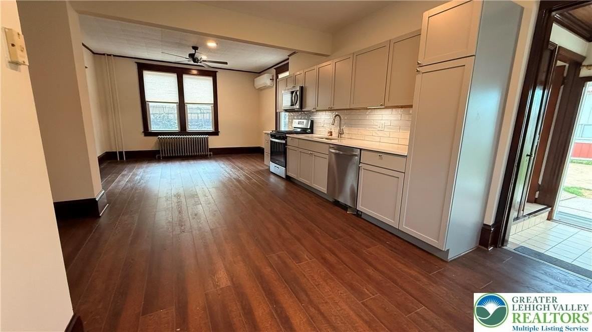 3241 Freemansburg Ave - Photo 5 of 16