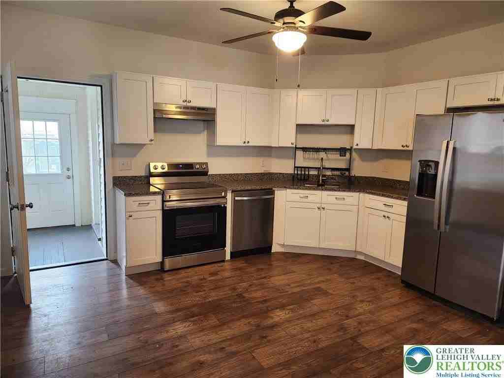 28 Park St - Photo 4 of 13