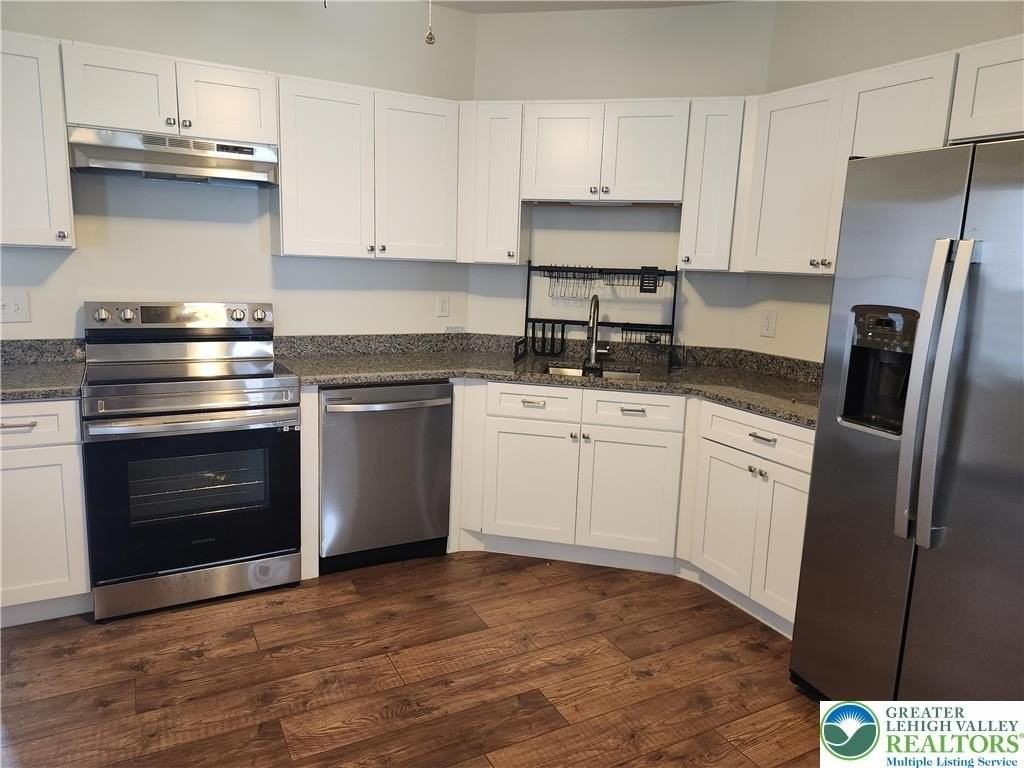 28 Park St - Photo 5 of 13
