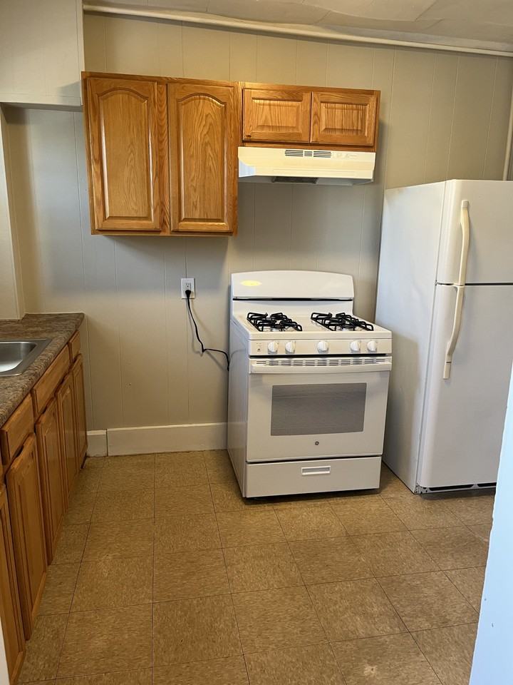 40 Newcomb St - Photo 5 of 6